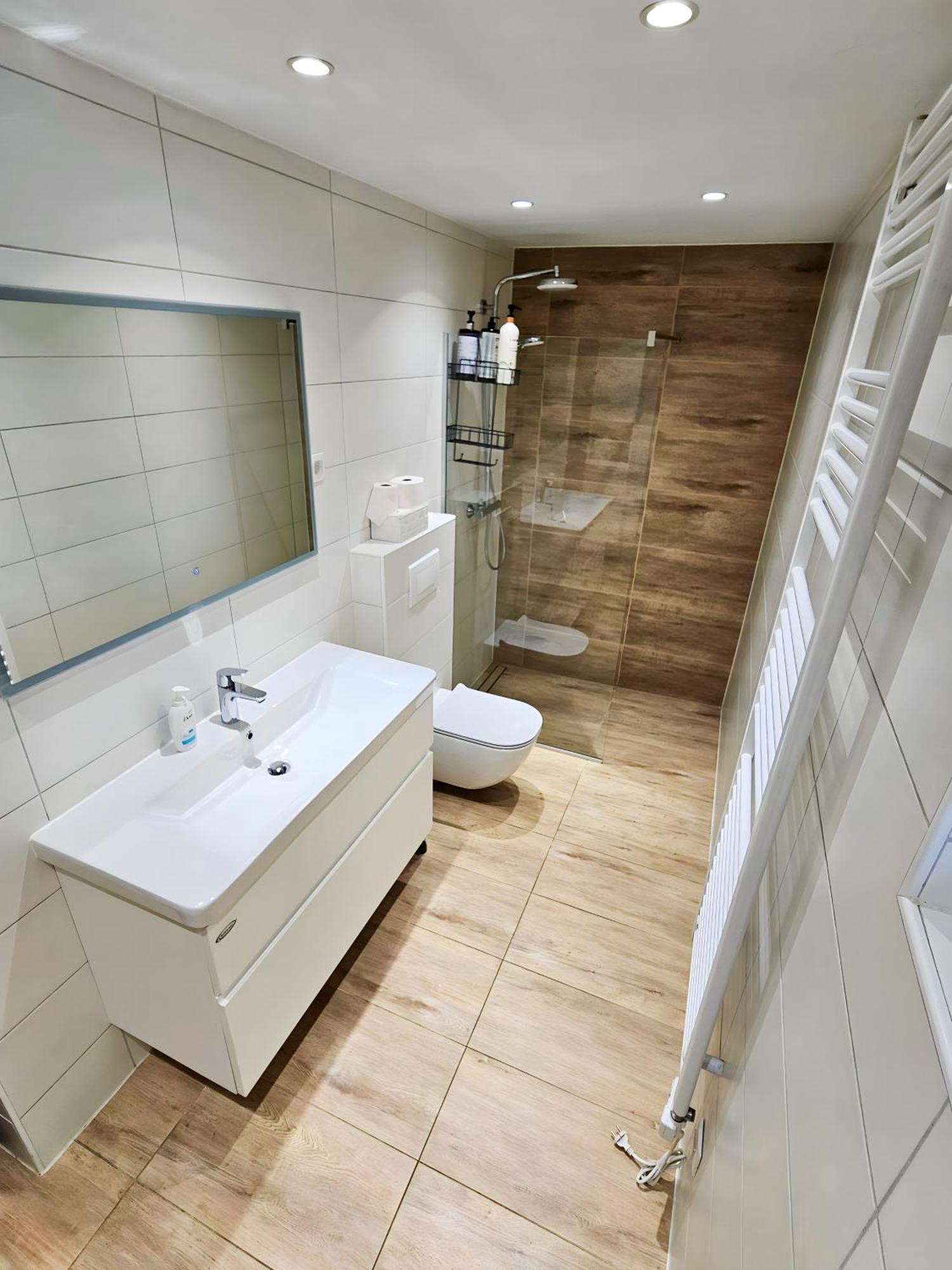 Апартаменты Charming Bella Hideout - Adults Only Есенице Экстерьер фото