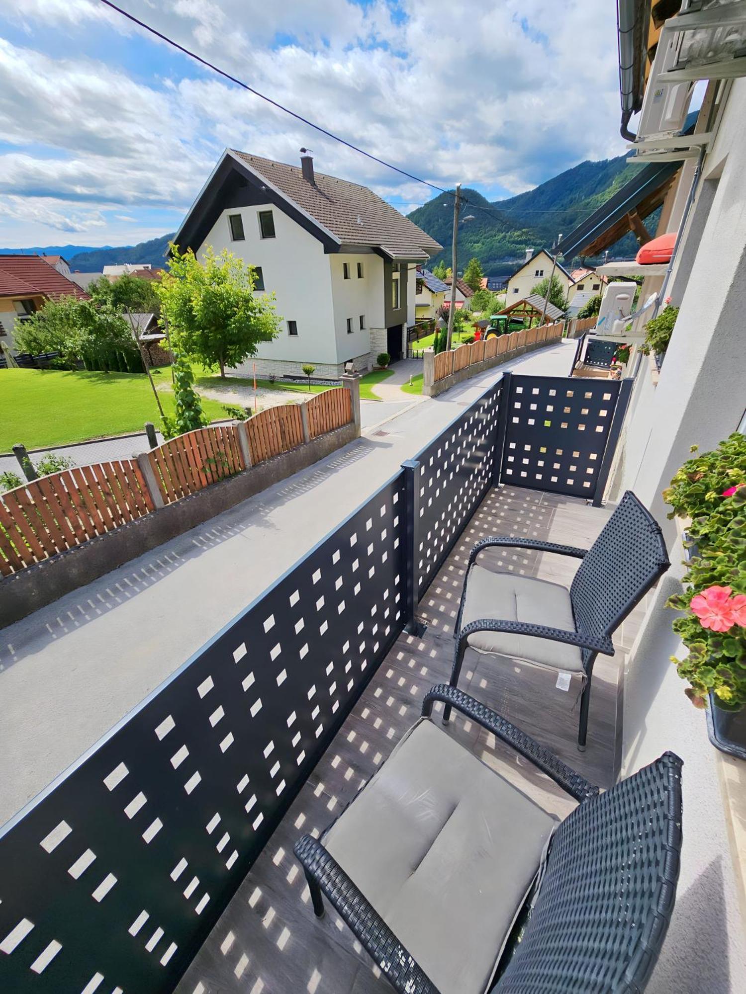 Апартаменты Charming Bella Hideout - Adults Only Есенице Экстерьер фото